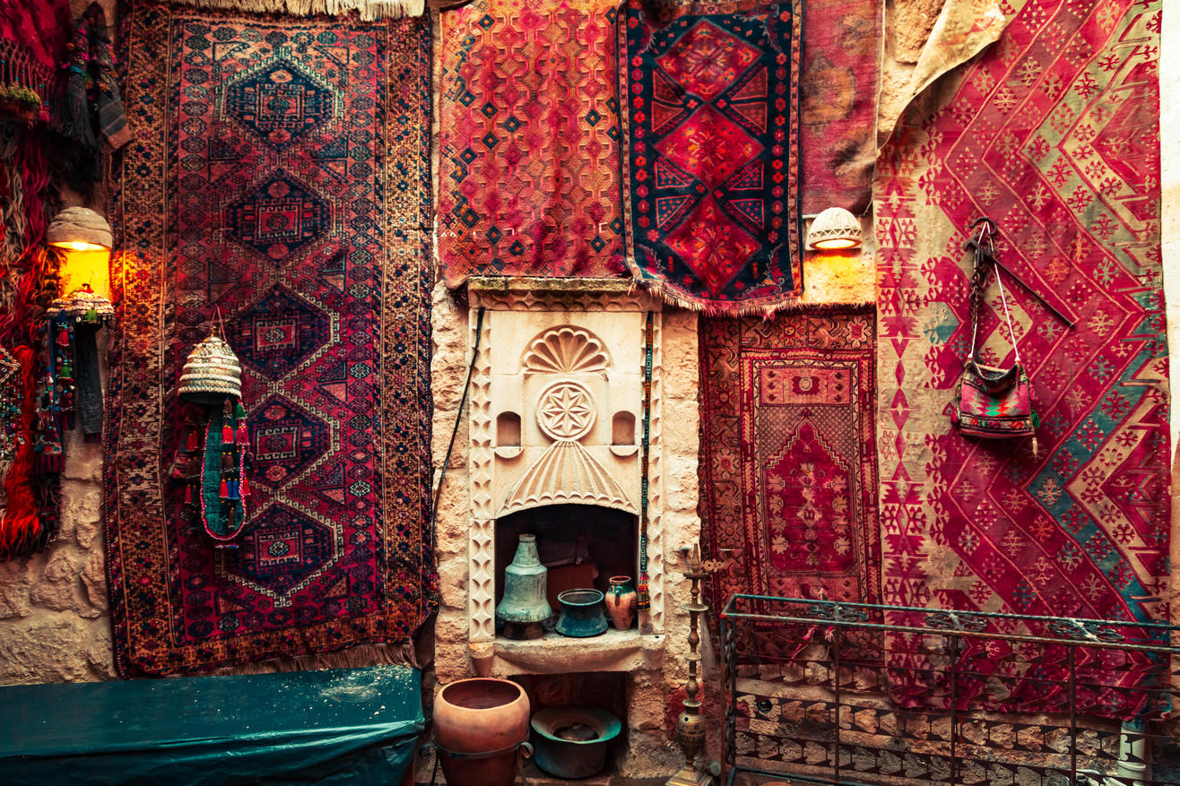 How does an Oriental Rug Compare to an Oriental Carpet and where do