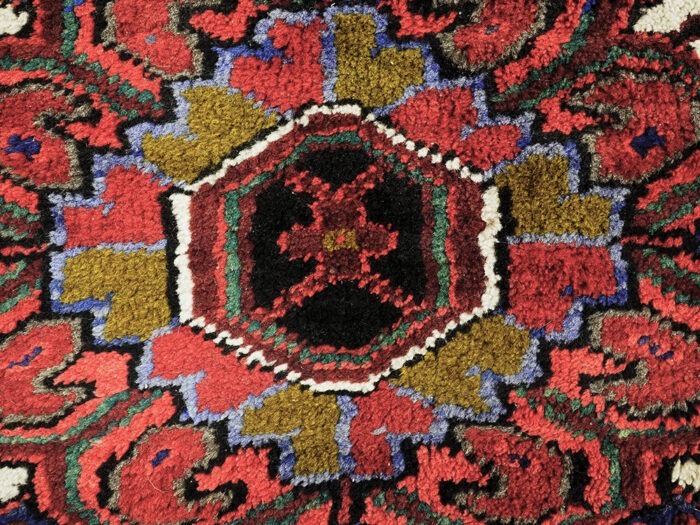Hand-woven Traditional Wool Heriz